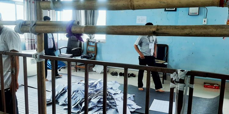 इटहरीमा मतगणना सुरु, १ र २० नम्बर वडाबाट मतगणना