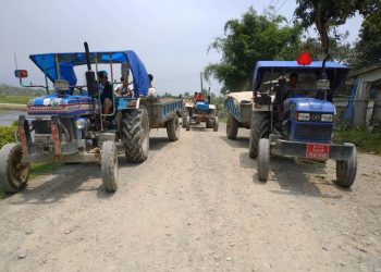 इटहरीमा अबैध रूपमा बालुवा, गिट्टी चोरी गर्ने ट्याक्टर प्रहरी नियन्त्रणमा