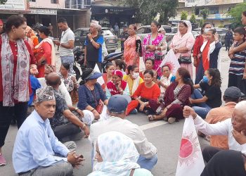 इटहरीमा एमाले नेता हिमाल सुवेदीमाथि कुटपिट, पूर्व–पश्चिम राजमार्ग कार्यकर्ताद्वारा अवरुद्व