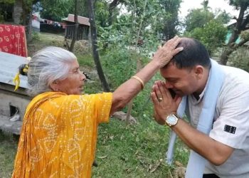 बराहक्षेत्रमा गठबन्धनबाट मेयरका उम्मेदवार रमेश कार्की घरदैलो अभियानमा
