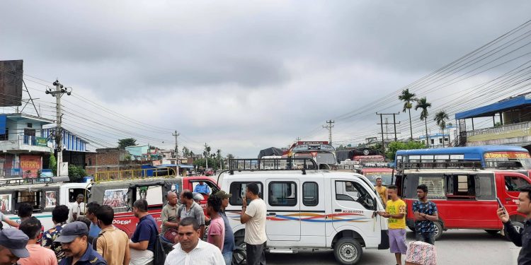इन्धनको मूल्यवृद्वि विरुद्व विराटनगरमा चक्काजाम