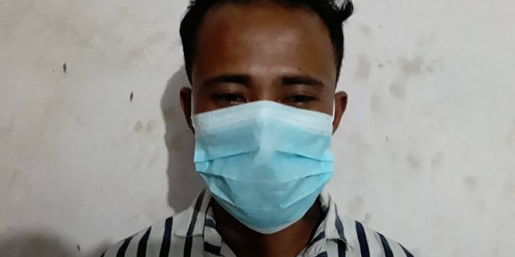ब्राउनसुगरसहित एक पक्राउ