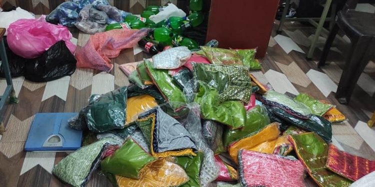 विराटनगरमा अवैध लत्ताकपडा र खाद्यान्न बरामद