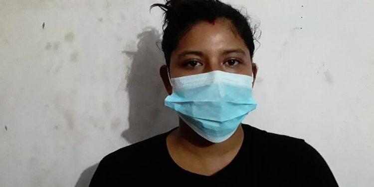 ब्राउनसुगरसहित युवती पक्राउ