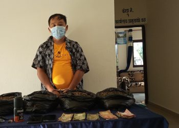 प्रतिबन्धित लागूऔषधसहित एक पक्राउ