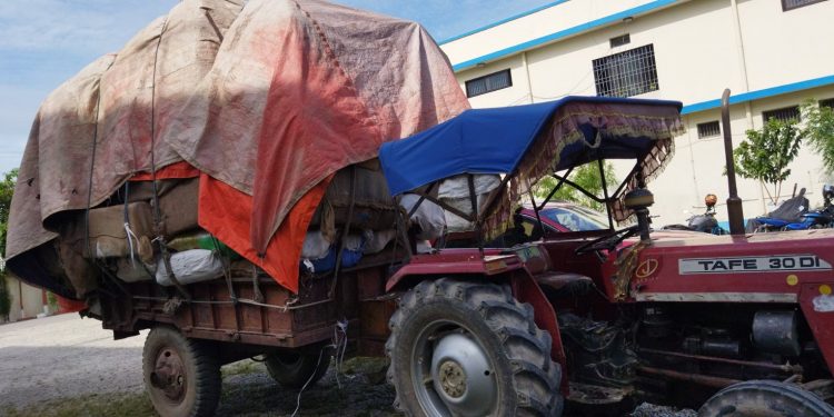 भन्सार छलि गरेर नेपाल ल्याउदै गरेको करिव १२ लाख मुल्य बरावरको अवैध सामान बरामद