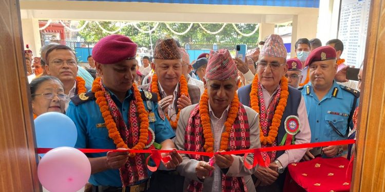 इलाका प्रहरी कार्यालय काकडभिट्टाको नवनिर्मित भवनको मन्त्री कार्कीद्दारा उद्घाटन