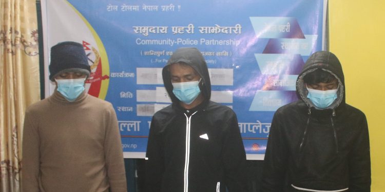 मनि ट्रान्सफरमा डकैती गर्ने समूहका चारजना पक्राउ