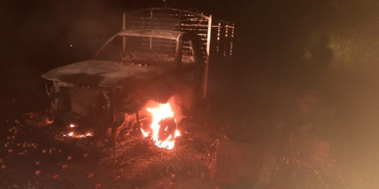 भेडेटार नजिकै गुडिरहेको भ्यानमा आगलागी