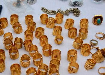 ताप्लेजुङमा फोहोरको थुप्रोभित्र लुकाएको अवस्थामा ८९ थान सुनका गहना फेला