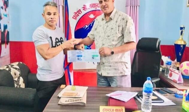 इटहरीका सुरेन्द्र तामाङलाई प्रदेश १ फुटबल प्रशिक्षणको जिम्मा