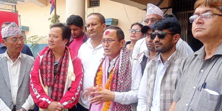 मोरङ क्षेत्र नं. ३ (क) मा कांग्रेसका शेखरचन्द्रको निधन भएपछि मानबहादुरले गरे मनोनयन दर्ता