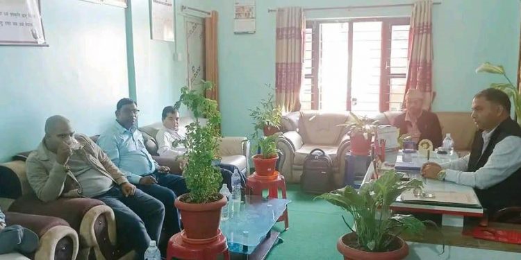निर्माणाधीन बाङ्गे–धरान सडकमा गुणस्तरीय काम गर्न मेयर कार्कीको निर्देशन