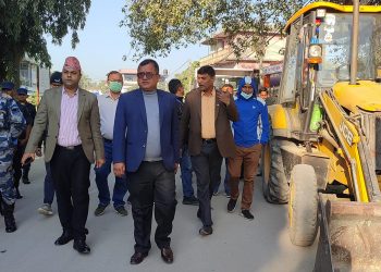 इनरुवाका मेयर डोजर लिएर निस्किए