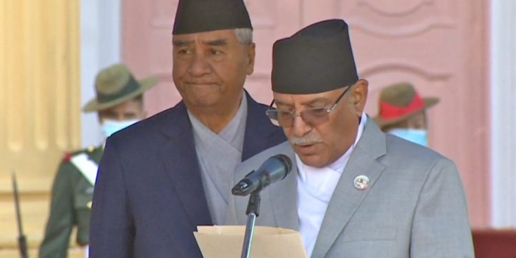 प्रधानमन्त्री दाहालसहित आठ मन्त्रीले लिए सपथ