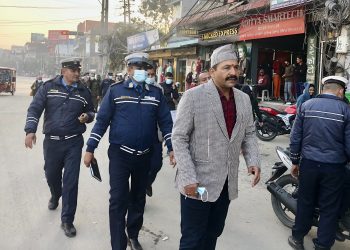 इटहरीको बजार क्षेत्रमा सडकपेटी खाली गराउन मेयर हेमकर्ण पौडेलको निर्देशन