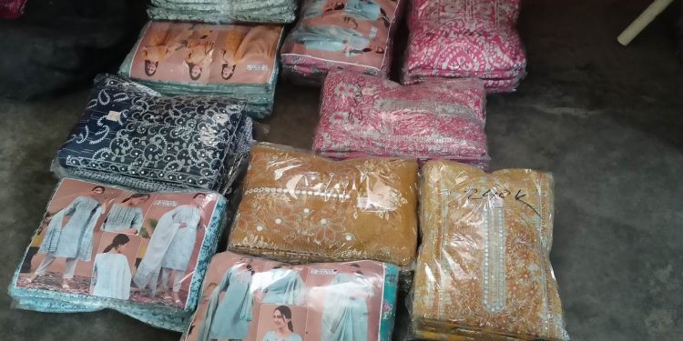 दुई लाख बढीका अवैध सामान बरामद