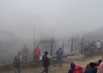 मोरङको केराबारीमा विद्युतको लाइन सर्ट भएर आगलागी हुँदा ३८ लाख बराबरको क्षति