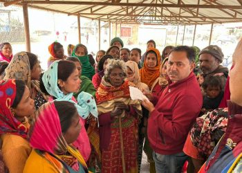 मुसहर बस्तीका एक सय ५७ घरपरिवारलाई लायन्स क्लबद्वारा सिरक वितरण