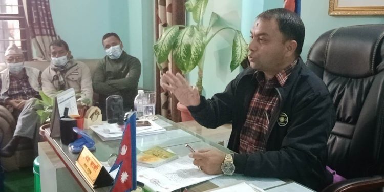 ‘राजनीतिक पूर्वाग्रह त्यागौँ, बराहक्षेत्रको विकासमा लागौँ’ : मेयर रमेश कार्की