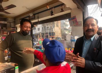 इटहरीका व्यापारीलाई मेयर हेमकर्ण पौडेलको अपिल– ‘हामी घर भत्काउँछौँ, अन्तै सटर खोज्नुहोस्’