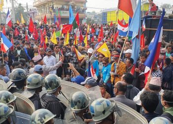 विराटनगर : कोसी प्रदेश नामकरण खारेज हुनुपर्ने माग राख्दै दिनभर प्रदर्शन