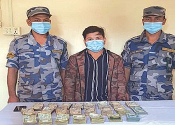 सुनसरीमा स्रोत नखुलेको रकमसहित एक पक्राउ