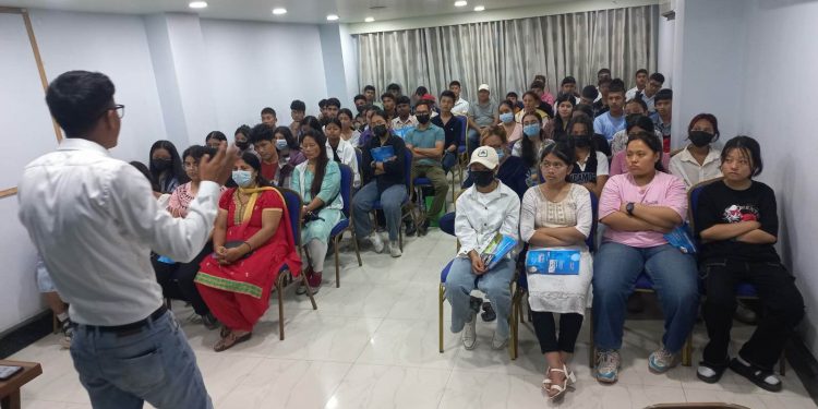 आकाश इन्स्टिच्युटद्वारा शैक्षिक परामर्श