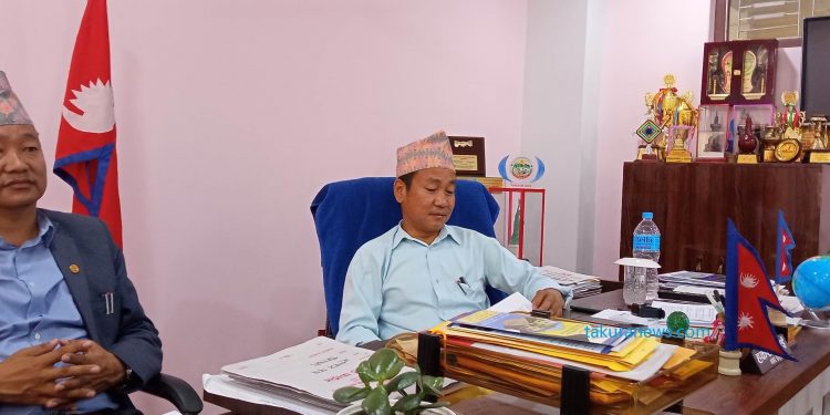 काठमाडौँ गएर धरानका मेयर हर्क साम्पाङले मागे एक सय योजनाका लागि बजेट