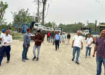 तरहरा–सेउती सडक निर्माणमा ढिलाइ गर्ने कम्पनीको गाडी इटहरीका मेयरको नियन्त्रणमा