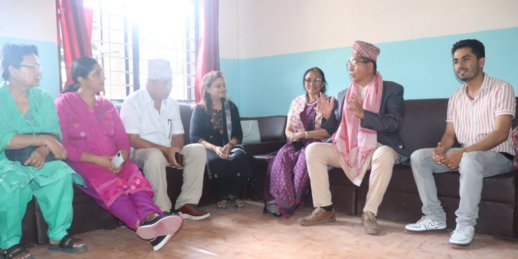 स्ववियु जनता बहुमुखी क्याम्पसले बुझायो शिक्षामन्त्रीलाई ज्ञापन पत्र