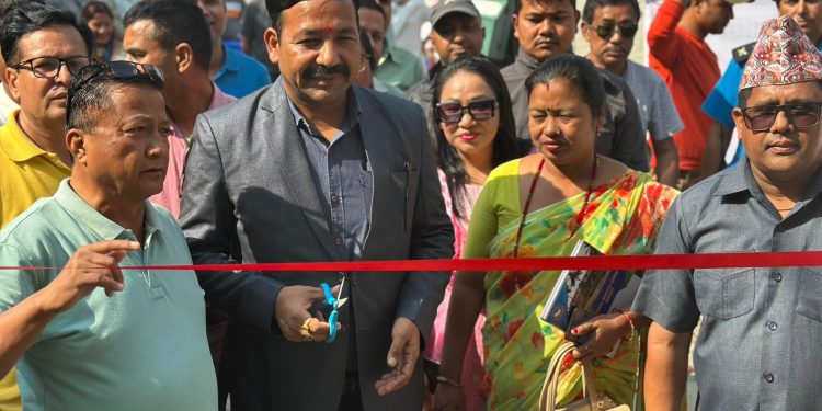 इटहरीमा बन्यो सार्वजनिक शौचालय, मेयर पौडेलले गरे उद्घाटन