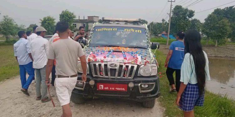 विवाह मण्डपबाटै इटहरीका एक युवक पक्राउ