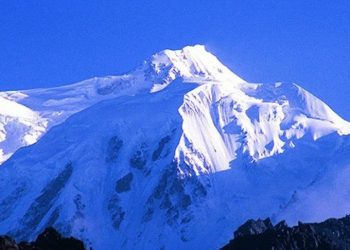 चार विदेशीसहित १४ जनाले गरे कञ्चनजङ्घा आरोहण