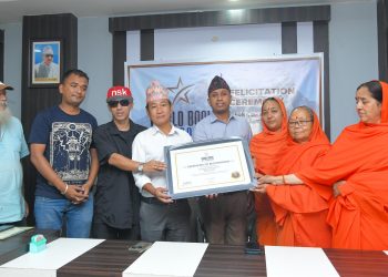 धरानका मेयर हर्क साम्पाङलाई वर्ल्ड बुक अफ रेकर्ड्स लण्डनको सम्मान