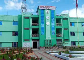 अनैतिक गतिविधि गर्ने दमकका प्रमुख प्रशासकीय अधिकृतको कार्यकक्षमा ताला