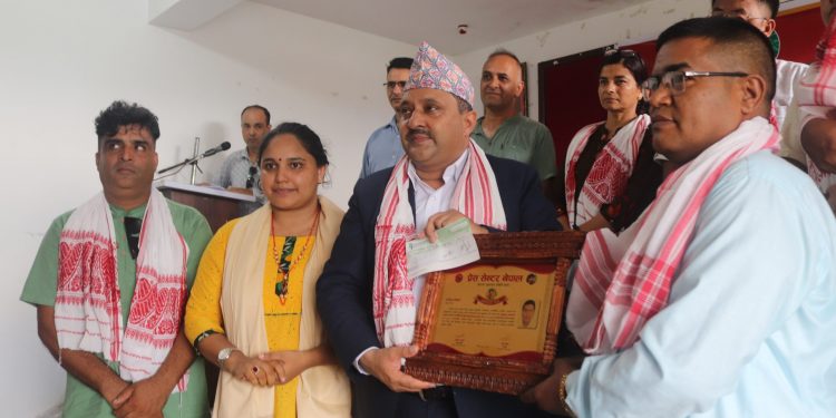 डी. कौडिन्य स्मृति पत्रकारिता पुरस्कार अधिकारीलाई