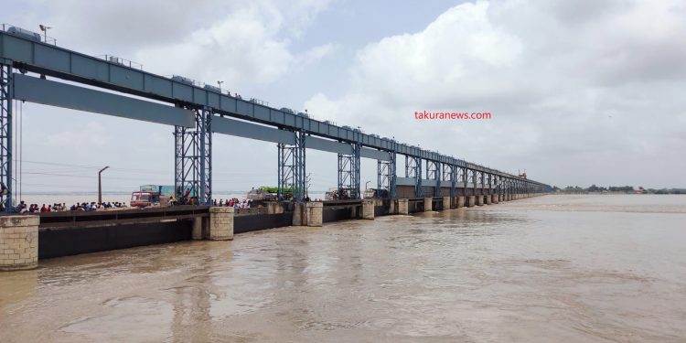 सप्तकोसी नदीमा पानीको बहाव उच्च, ५६ वटै ढोका खोलियो