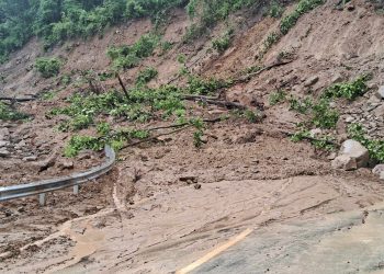 गाईघाट–दिक्तेल सडकखण्ड अवरुद्व