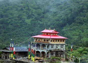 ताप्लेजुङ : सहयोग सङ्कलन गरेर गुम्बा निर्माण