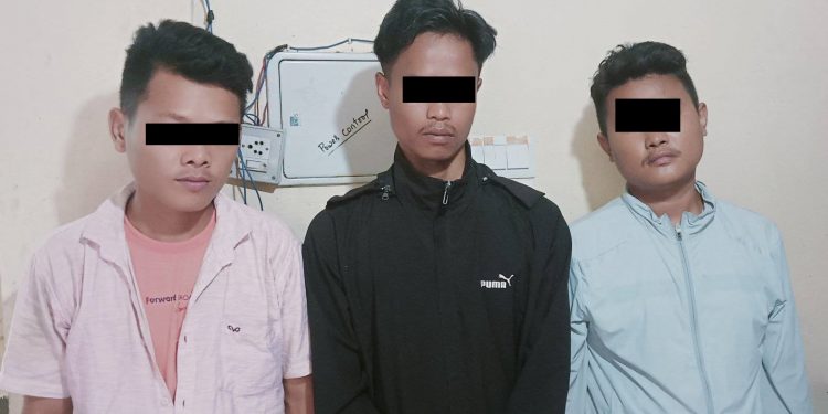 लागूऔषधसहित तीनजना पक्राउ