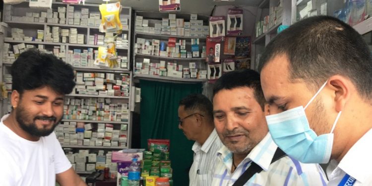 धरानमा दर्ताबिनै सञ्चालित ल्याब र एक्सरे मेसिन सिल