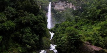 ताप्लेजुङ : मनै लोभ्याउने फुङफुङ्गे झरना