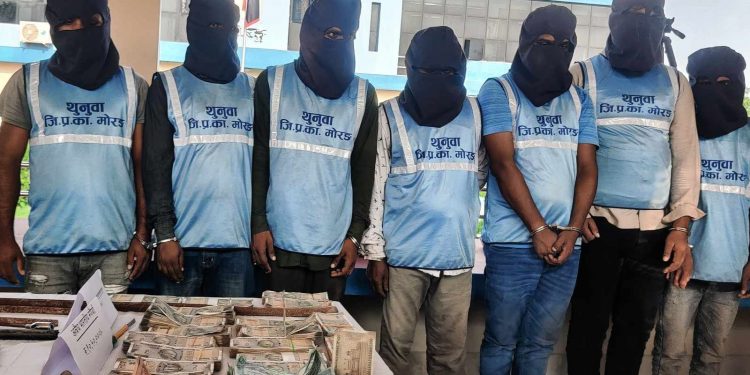 प्रहरीमाथि आक्रमण गरेर हतियार लुट्ने ७ जनाको समूह शृङ्खलाबद्ध लुटपाटमा संलग्न, २० दिनमा ११ लुटपाट