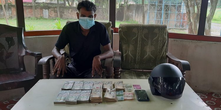 विराटनगरमा श्रोत नखुलेको नौ लाखसहित एक पक्राउ