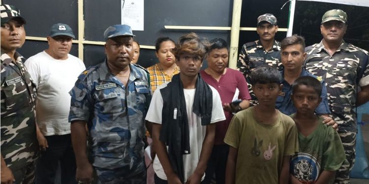 काँकडभिट्टा नाकाबाट तीन बालकको उद्धार