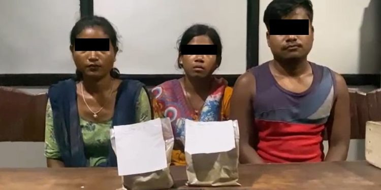 झापामा ब्राउनसुगरसहित तीन पक्राउ