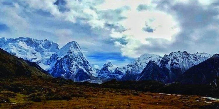 ताप्लेजुङ : कञ्चनजङ्घाको काखमा चौँरी रमाउँदा…