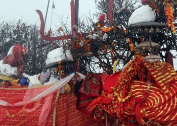 ताप्लेजुङ : नवरात्रसँगै पाथीभरामा भक्तजनको घुइँचो