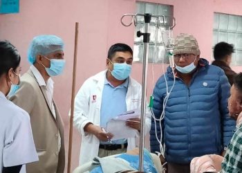 आगलागीका घाइते भेट्न अस्पताल पुगे कोसीका मुख्यमन्त्री